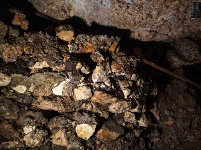 ...ricolmo in parte di materiale di riempimento